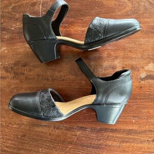 Clarks Black Textured Heel Shoes